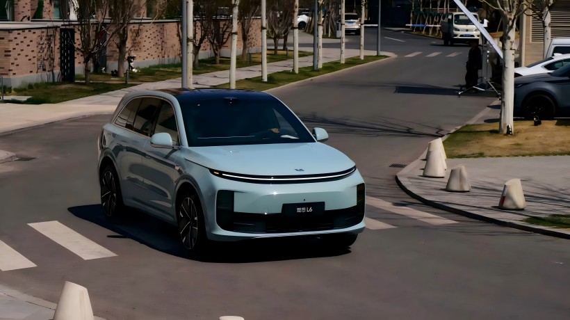 Las imágenes oficiales del nuevo Ideal L6 debutarán en el Show de Shanghai. Adoptará un lidar nuevo y tendrá un chip actualizado.